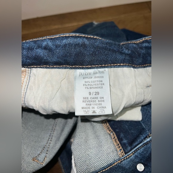 Judy Blue Redlands High Waist Distressed Boyfriend - Picture 5 of 5